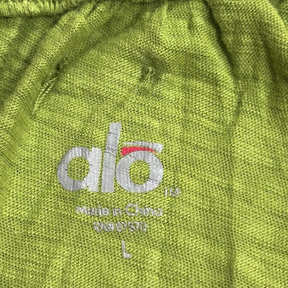 (A1) Alo Yoga Tank Top with Mesh at Swimmer Ends, Size L - Picture 7 of 9